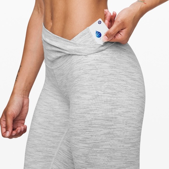 🔥 Lululemon Wunder Under 23” White Motif Size 4 or 6 - Picture 6 of 14